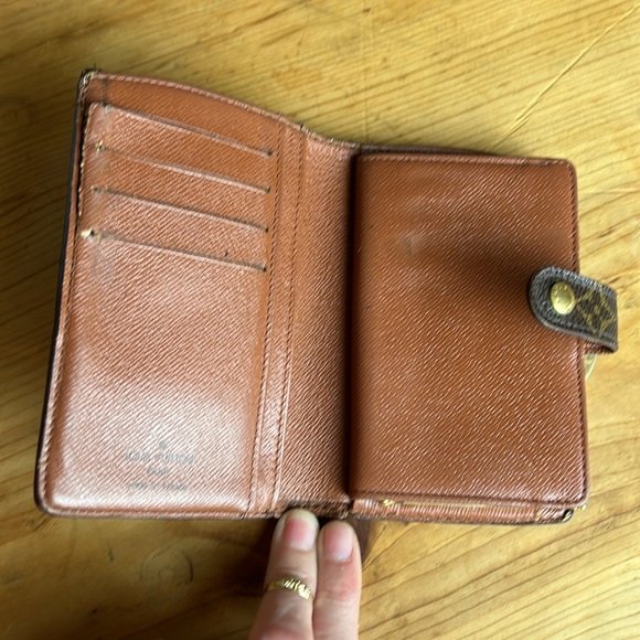 Louis Vuitton Wallet - Picture 5 of 8